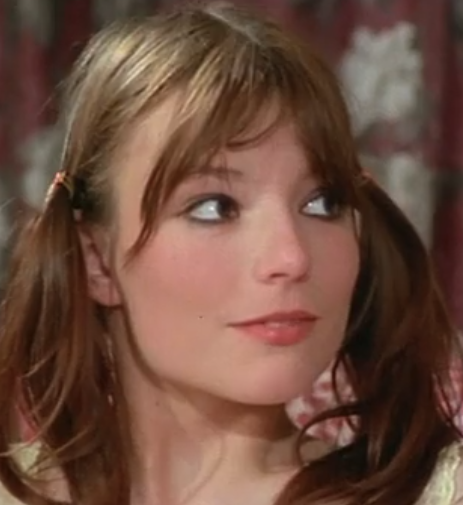 Unk1-PEok-Bienenstich Im Liebesnest.png