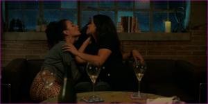 jenny-slate-gina-rodriguez-i-want-you-back-2022-hd.jpg