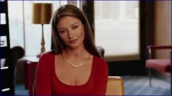 rine-zeta-jones-intolerable-cruelty-2003-image-1-2.jpg