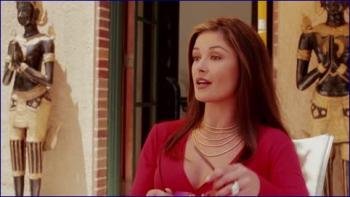 rine-zeta-jones-intolerable-cruelty-2003-image-1-3.jpg