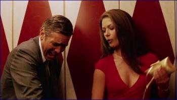 rine-zeta-jones-intolerable-cruelty-2003-image-1-7.jpg