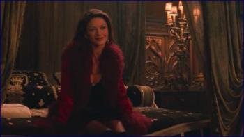 7_catherine-zeta-jones-the-haunting-1999-image-1-2.jpg