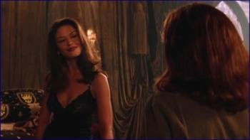 6_catherine-zeta-jones-the-haunting-1999-image-1-6.jpg