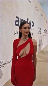 ge-in-peekaboo-scarlet-dress-2022-hd-1080p-image-1.jpg