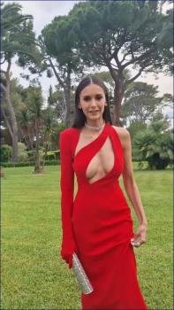 ge-in-peekaboo-scarlet-dress-2022-hd-1080p-image-1.jpg