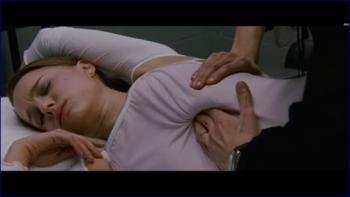 lie-portman-black-swan-2010-1080p-bluray-image-1-6.jpg