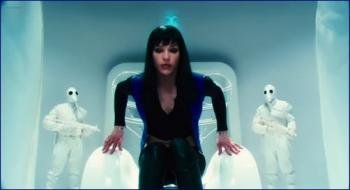 26104_milla-jovovich-ultraviolet-2006-hd-image-1-6.jpg