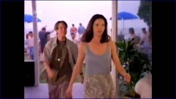 isma-carpenter-malibu-shores-s01e03-1996-image-1-6.jpg