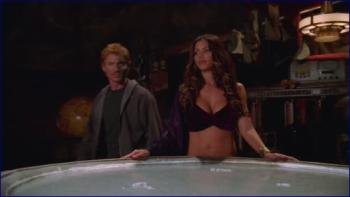 risma-carpenter-charmed-s07e05-1998-2006-image-1-6.jpg