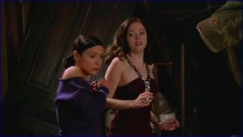 risma-carpenter-charmed-s07e10-1998-2006-image-1-8.jpg