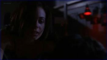 6337_mia-kirshner-wolf-lake-2001-s1e1-3-image-1-10.jpg