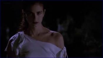 6341_mia-kirshner-wolf-lake-2001-s1e1-3-image-1-13.jpg