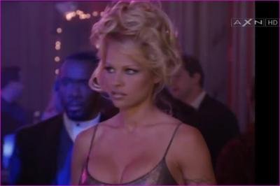 107588_pamela-anderson-v-i-p-1998-s02e03-image-1-8.jpg