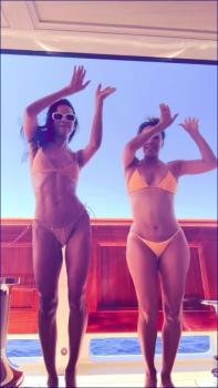 03_eva-longoria-dance-in-bikini-07312024-image-1-6.jpg