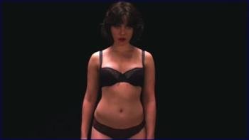 7_scarlett-johansson-under-the-skin-2013-image-1-8.jpg