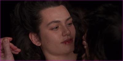 77_ella-rumpf-freud-s01e07-2020-hd-1080p-image-1-8.jpg