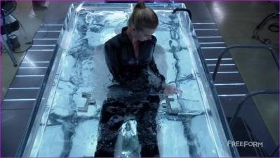 emma-ishta-stitchers-s02e01-2016-hd-720p-image-1-7.jpg