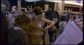 586074758_jessica-alba-paranoid-2000-image-1-7.jpg