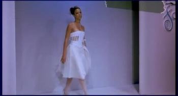 586074767_jessica-alba-paranoid-2000-image-1-14.jpg