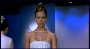 586074770_jessica-alba-paranoid-2000-image-1-15.jpg