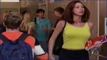 586080279_shannon-elizabeth-angels-image-1-12.jpg