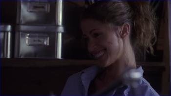 hannon-elizabeth-the-twilight-zone-1x04-image-1-12.jpg
