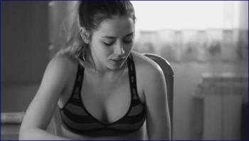 593692152_ana-de-armas-anabel-2015-image-1-9.jpg