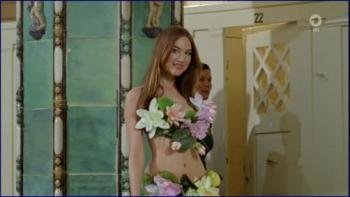 er-zora-holt-baby-frei-haus-2009-hd-720p-image-1-6.jpg