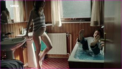 rina-schuttler-freier-fall-2013-hd-1080p-image-1-6.jpg