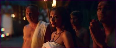shruthy-menon-etc-vadakkan-2025-hd-1080p-image-1-6.jpg