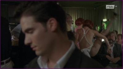 tin-das-gluck-ihres-lebens-2002-hd-1080p-image-1-8.jpg