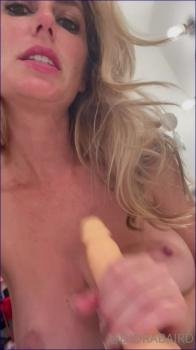 401_d1ora-ba1ird-dildo-blowjob-06022022-image-1-12.jpg