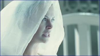 069_charlize-theron-eon-flux-2005-1080p-image-1-11.jpg