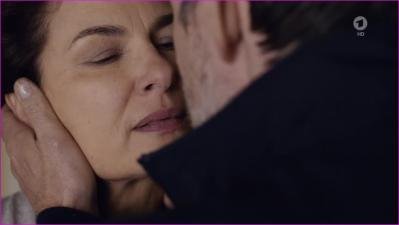 9_barbara-auer-fremder-feind-2018-hd-1080p-image-1.jpg