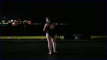 598575608_tia-carrere-macgyver-image-1-15.jpg