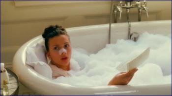 carlett-johansson-the-nanny-diaries-2007-image-1-2.jpg