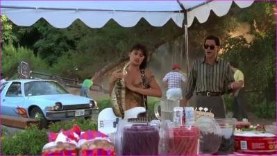 418_tia-carrere-wayne-s-world-1992-720p-image-1-10.jpg