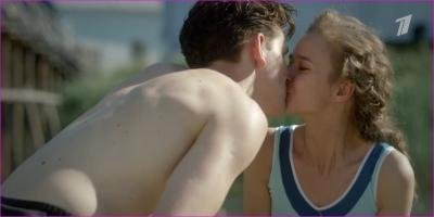 -sinitsyna-v-parke-chair-s01e01e09-2022-2025-hd-10.jpg