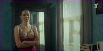 -sinitsyna-v-parke-chair-s01e01e09-2022-2025-hd-10.jpg