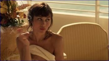608981594_olga-kurylenko-magic-city-image-1-10.jpg
