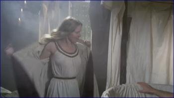 nella-muti-liv-ullmann-leonor-1975-720p-image-1-11.jpg