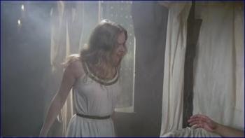nella-muti-liv-ullmann-leonor-1975-720p-image-1-12.jpg