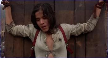 321_patricia-velasquez-beowulf-1999-720p-image-1-9.jpg