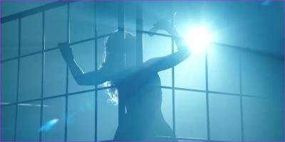 d-elizabeth-posey-heels-2021-s1e5-1080p-image-1-14.jpg