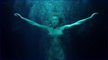 smussen-nude-femme-fatale-2002-hd-1080p-image-1-15.jpg