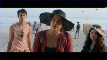 iyanka-chopra-the-sky-is-pink-2019-1080p-image-1-9.jpg