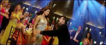 169013_priyanka-chopra-desi-girl_dostana-image-1-6.jpg