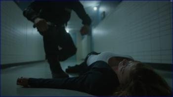 125_adrianne-palicki-s-w-a-t-under-siege-image-1-2.jpg