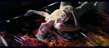 lle-garance-marillier-titane-2021-1080p-image-1-10.jpg