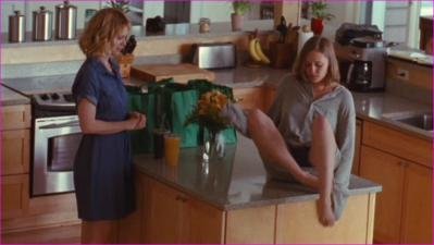 beth-olsen-martha-marcy-may-marlene-2011-image-1-7.jpg